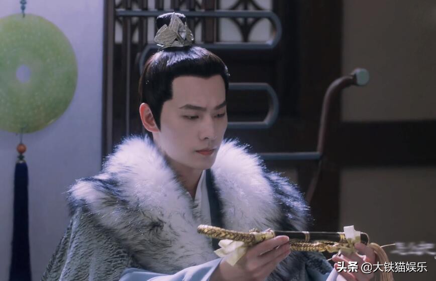 气质不行就别穿貂了，10位古装美男告诉你啥叫貂皮上身，贵气逼人