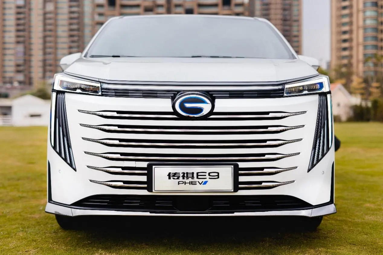 插电混动mpv传祺e9来了,搭载弹匣电池,纯电续航超100公里