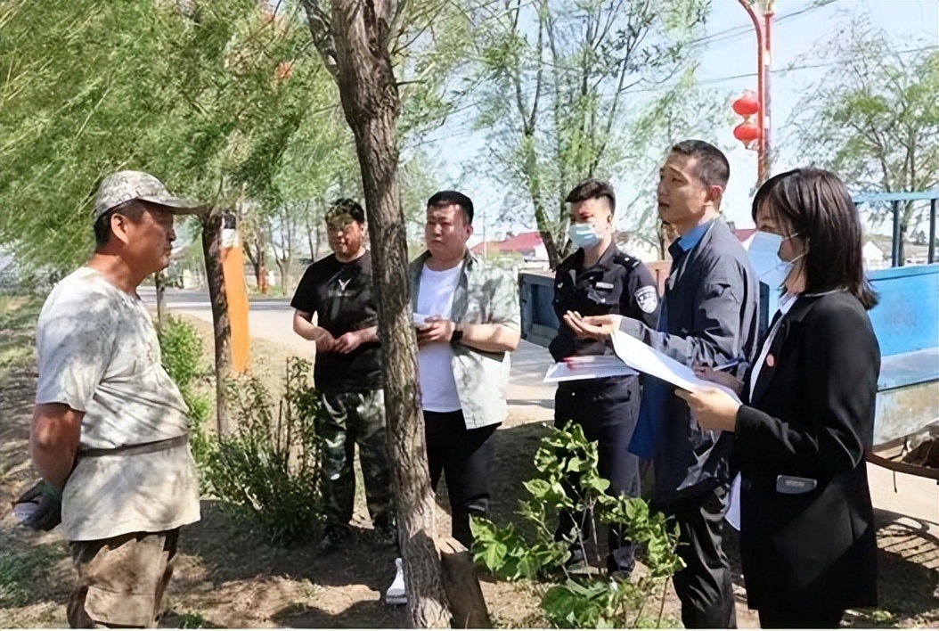 法官进网格，为民解纠纷