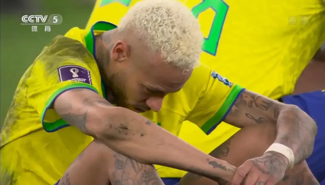 巴西vs克罗地亚，巴西淘汰，内马尔流泪痛哭，巴西爆冷，无缘四强