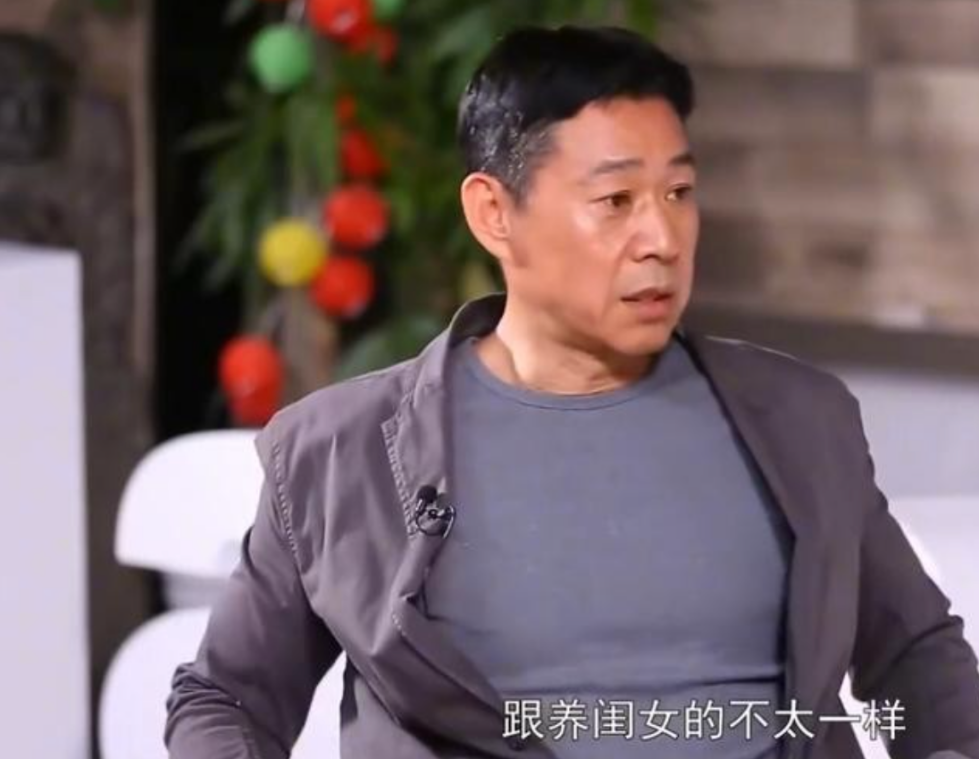 宁可为继女买百万豪车，也不参加儿子婚礼，张丰毅为啥这么做？