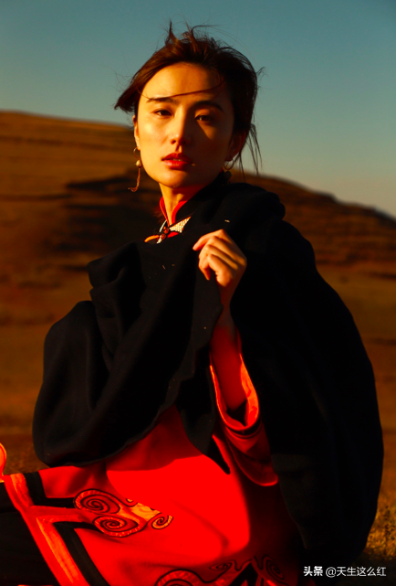 30岁超模如何拿下李亚鹏？我更好奇50岁李亚鹏如何拿下小美女