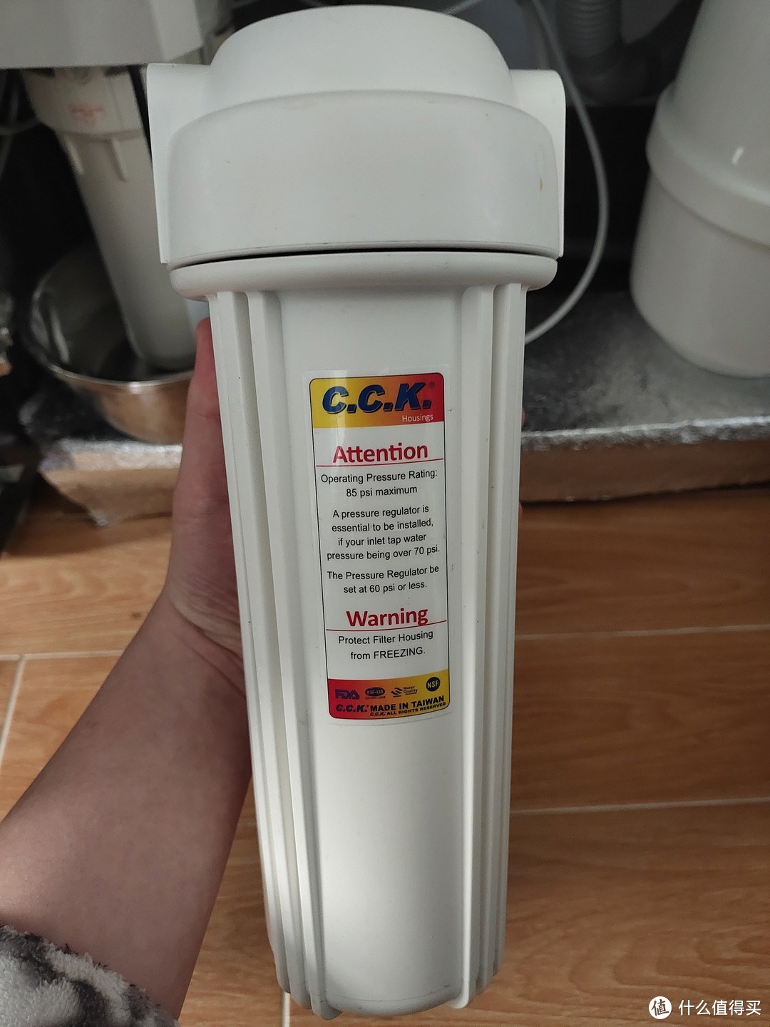 使用1年的净水器滤芯有多脏！百元解决全屋净水，一学就会