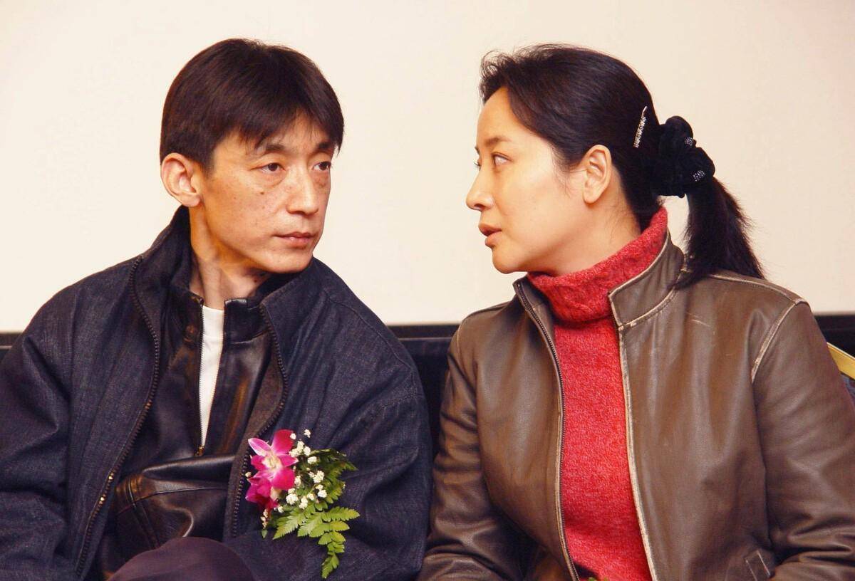 演员陈小艺结婚二十多年,多次出轨小鲜肉,丈夫却坐轮椅也不离婚
