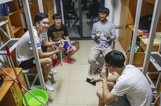 中南大学现“神仙男寝”，宿舍全员一起直博，四年奖学金累积20万