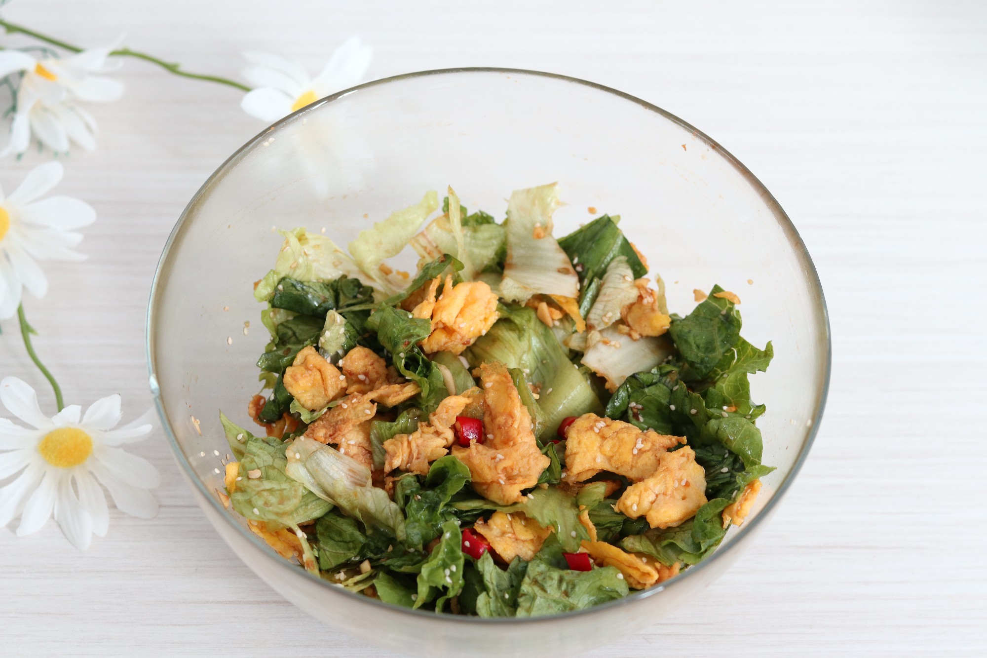 【生菜拌鸡蛋】做法步骤图 爽口解馋 特别过瘾-起舞食谱网