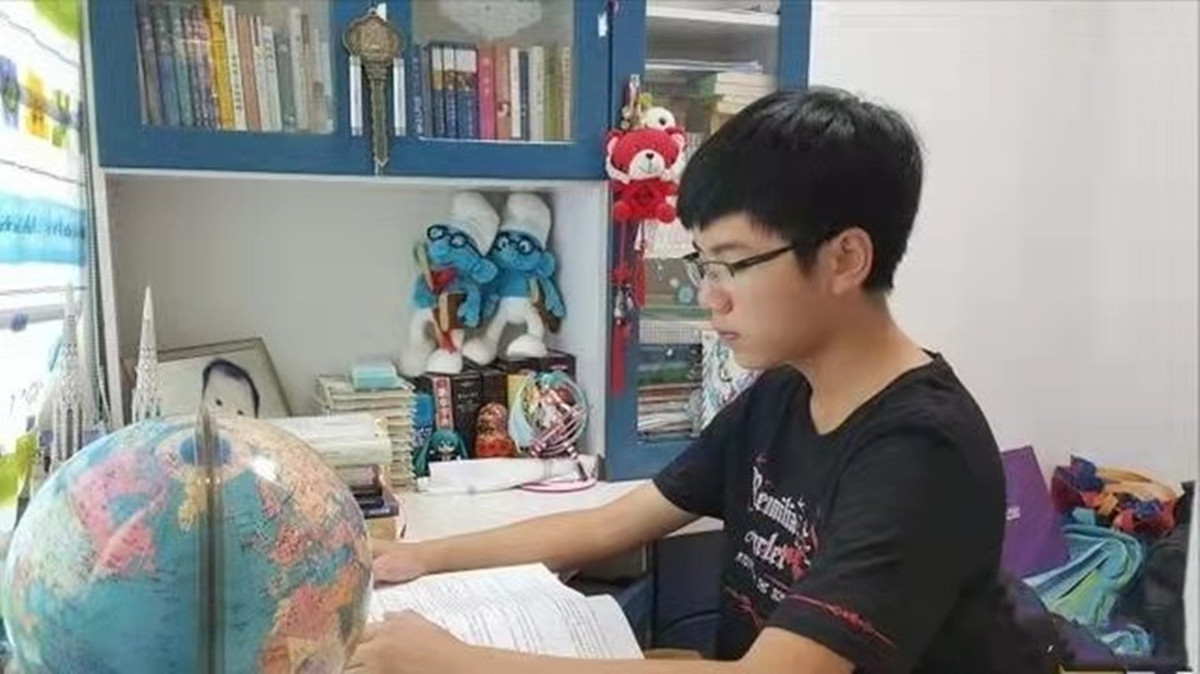 数学天才叶珈宁，上高中就被北大录取，北大：降200分也要录取他