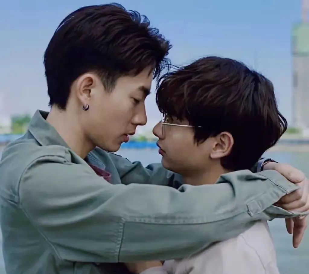 泰腐剧《他不是我》|offgun太配了,立意大于剧情