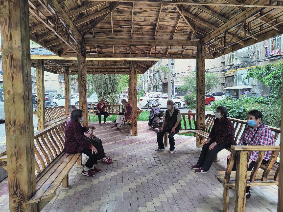 小凉亭大氛围 武汉市青山区为老人营造纳凉聚会“胜地”
