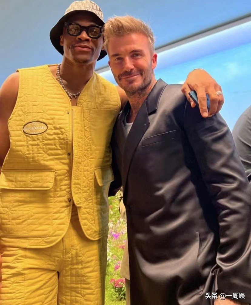 贝克汉姆携儿子参加活动，父子同台颜值亮了，网友的评论扎心