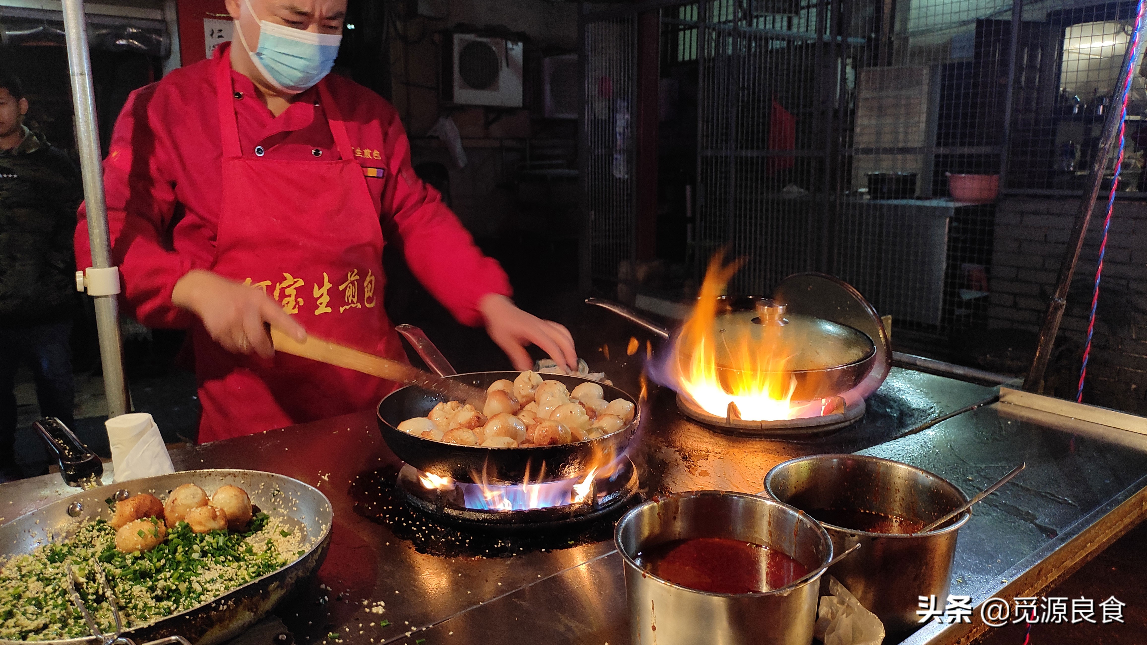 这10种街头早餐，是武汉特色小吃的一部分，花样多，一个月不重样