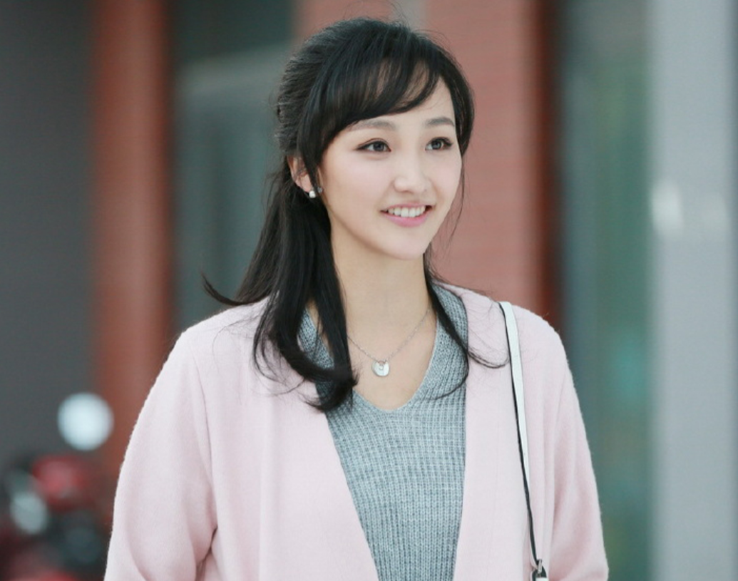 辛月:在最好的年纪嫁给二婚"家暴男"于震,婚后生三娃美满幸福