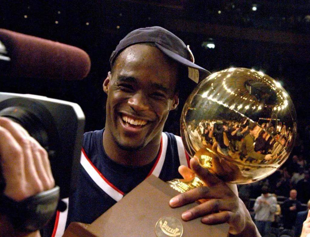 凯尔辛格勒大学（美媒列出NCAA2003年安东尼后的每届MOP，目前只有8人还在NBA打球）