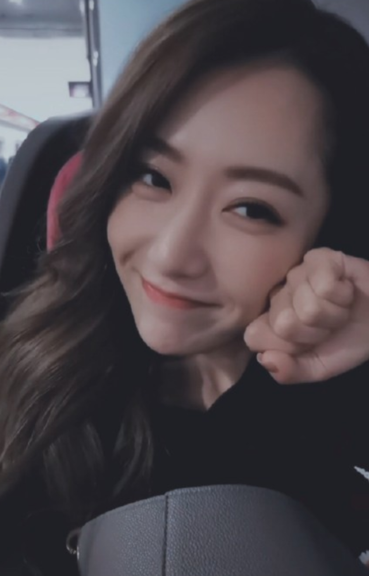 白冰个人资料简介 白冰网红的个人简介 - 促十二百科