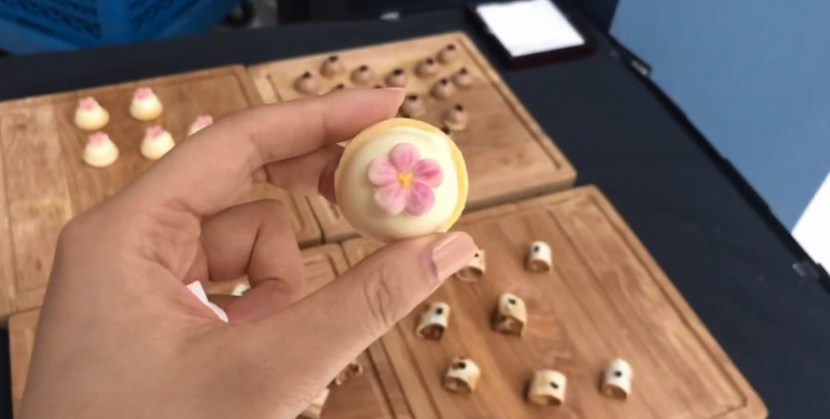 年度最强骗子！他假扮有钱人，在上海顶奢圈混吃混喝两年半