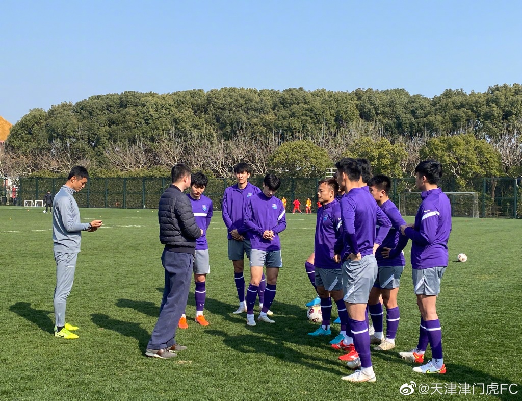 津门虎热身小胜U21国足(热身赛-津门虎1-0国青兰菁轩破门，于根伟解除隔离到队指挥)