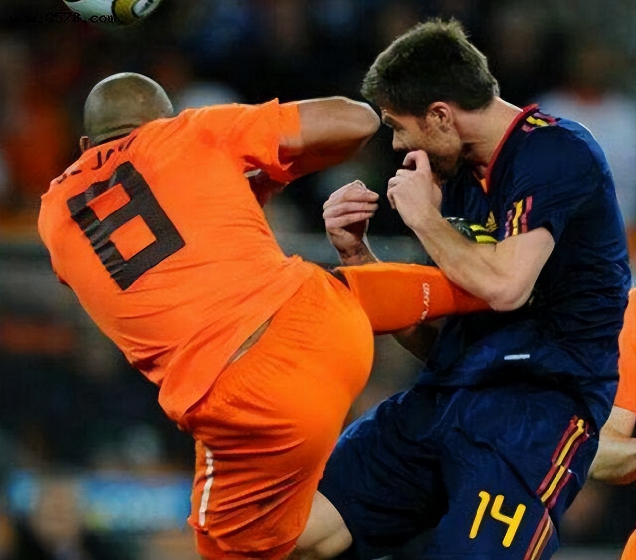 世界杯中的经典镜头(深度丨失败,冲突,红牌,精彩不只是进球,足坛经典