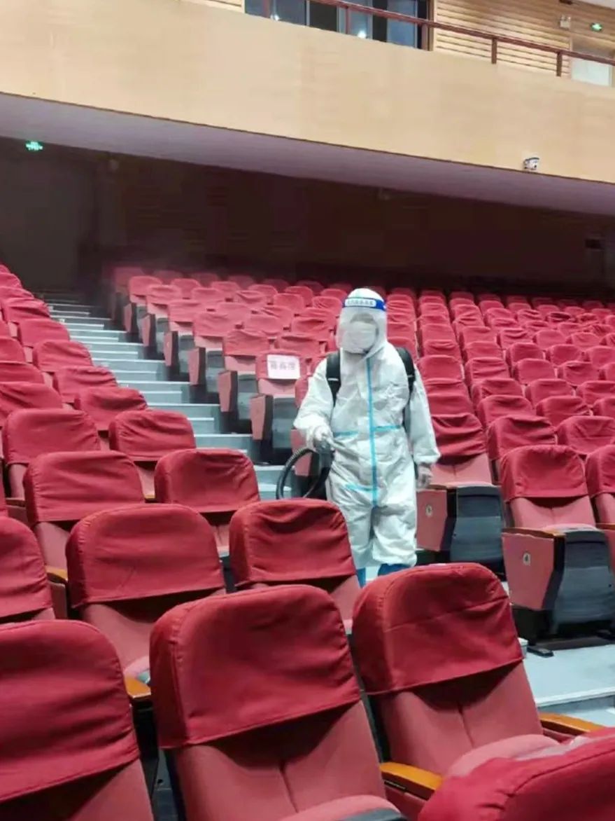 深圳第二实验学校｜师生封闭管理，头发长了咋办？