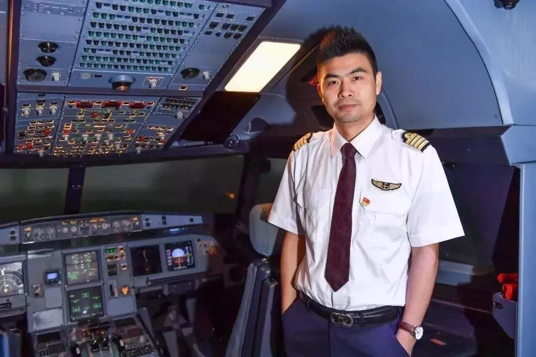 東方航空飛行員的月收入有多少？