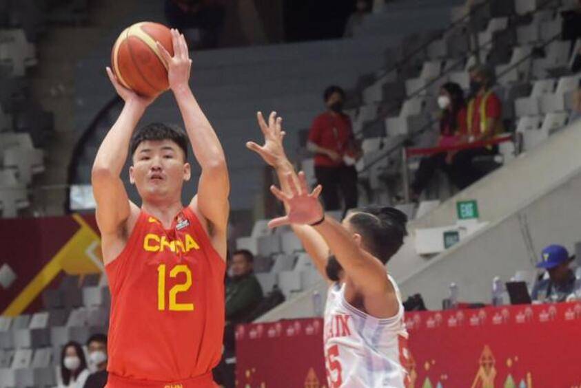 中国男篮亚洲杯险胜巴林，放大10倍后看细节，原因清晰可见