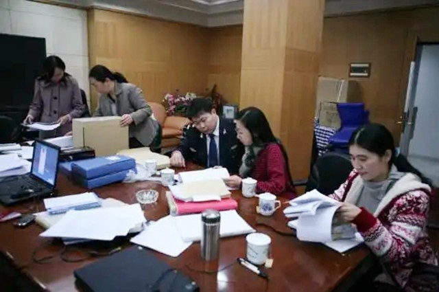 2003年江蘇貪官落馬，手下送錢哄開心，自嘲：對我爸也沒這么孝順