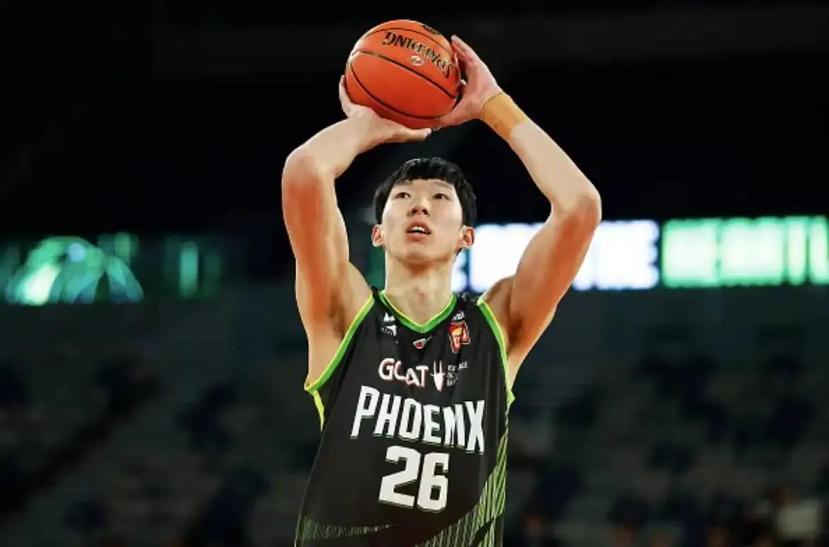 男篮周琦个人资料(26岁篮球明星周琦:结婚4年膝下无