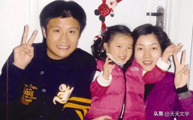 中国足坛第一左后卫吴承瑛（中国足坛第一左后卫吴承瑛，和妻子育有三女，是恋家爱妻的暖男）