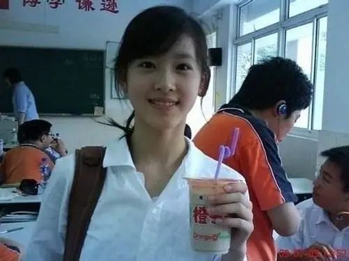 曾多次拒绝张艺谋邀约的她，只想成为自己