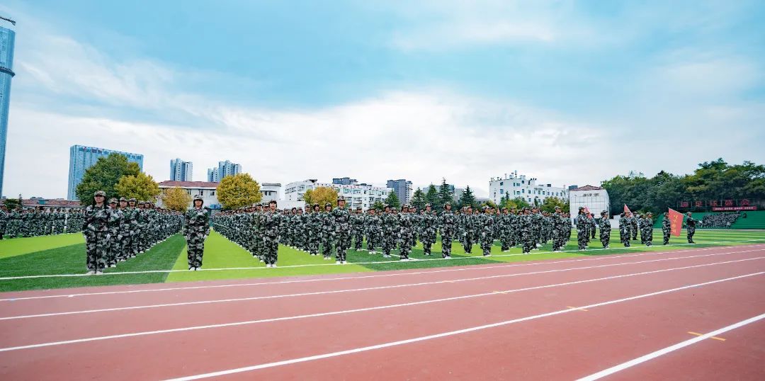 南京浦口中等專業學校：高標準接受檢閱！軍訓結營震撼來襲
