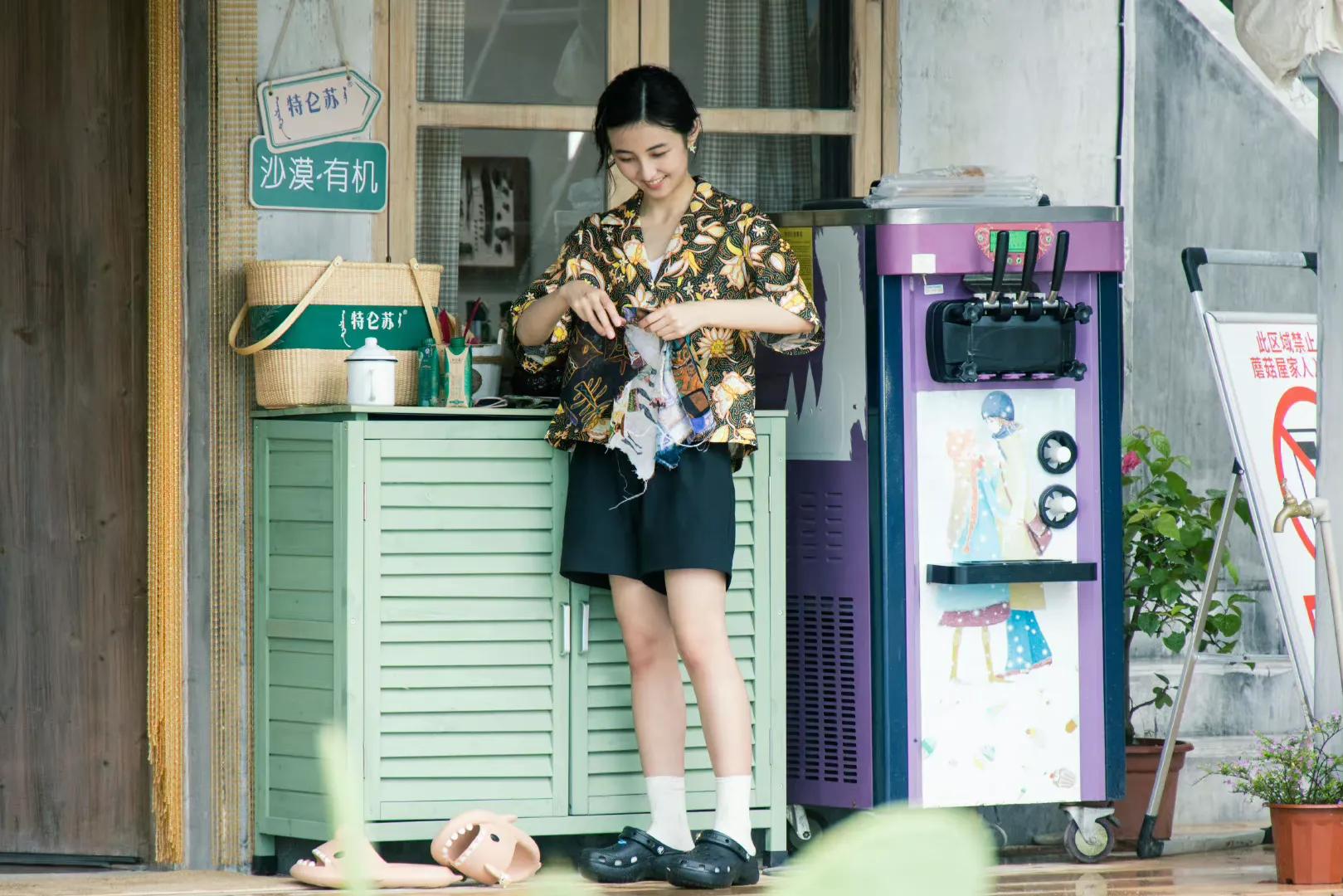 张子枫近期综艺穿搭