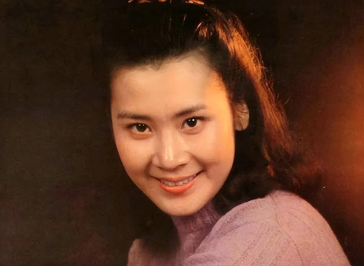 国家一级演员肖雄:当红时为了演戏而离婚,今65岁仍单身的她后悔吗-蘑