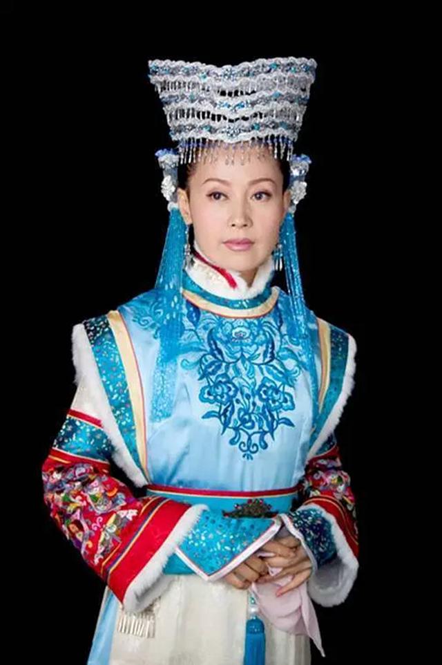 9位“妈妈专业户”：天生一张养尊处优脸，自带贵气，演不了穷人