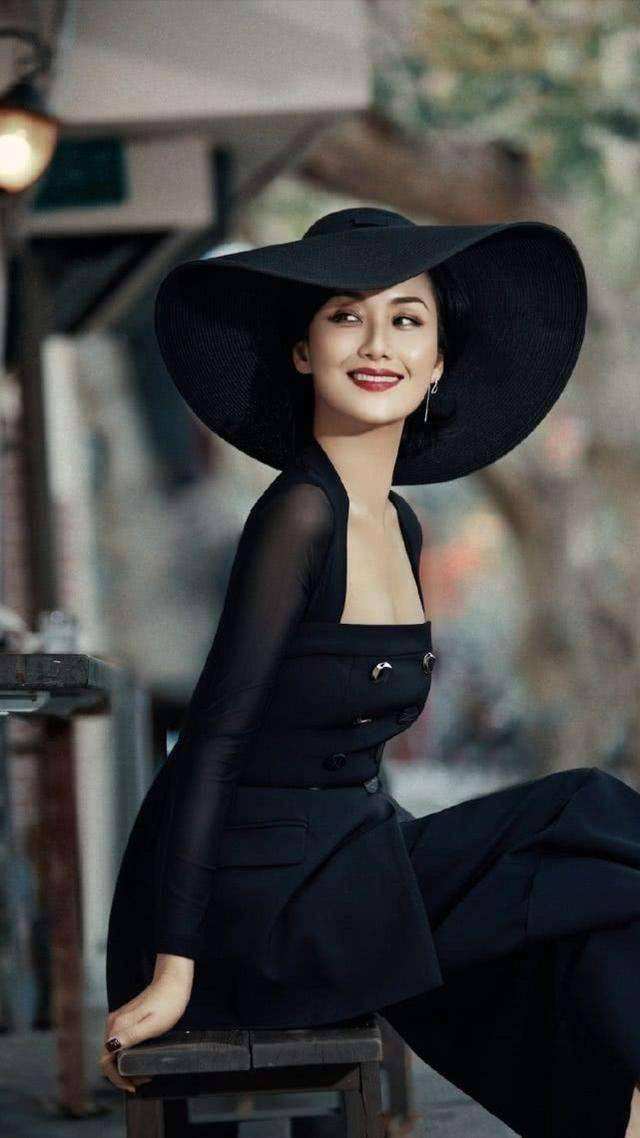 9位“妈妈专业户”：天生一张养尊处优脸，自带贵气，演不了穷人