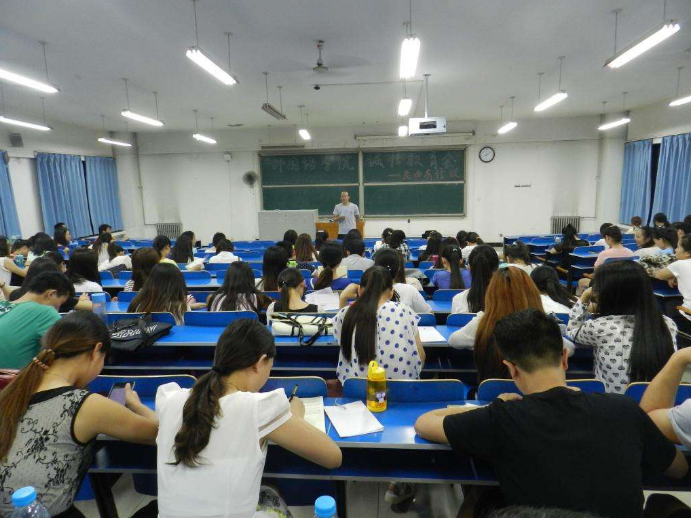 教育部传来喜讯，部分师范生可免试认定教资，同时还有一个新消息