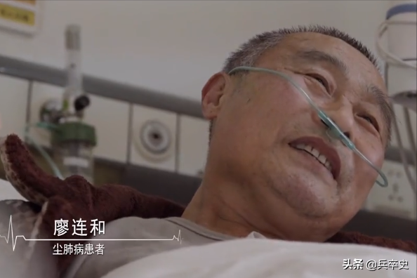 故事：64岁老汉“肺片硬如石头”，儿子卖车救父换肺，结局泪崩