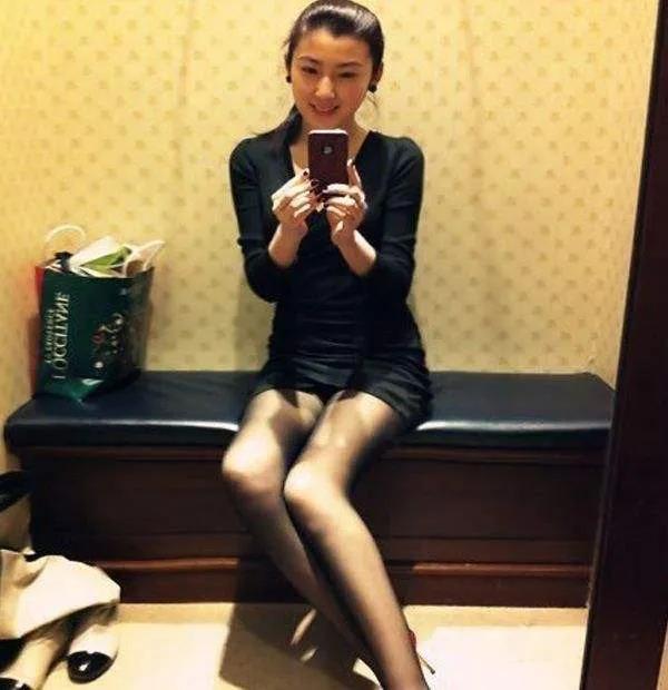 范志毅老婆(貌美如花！范志毅三任老婆，一个空姐，一个模特，现任是名演员)