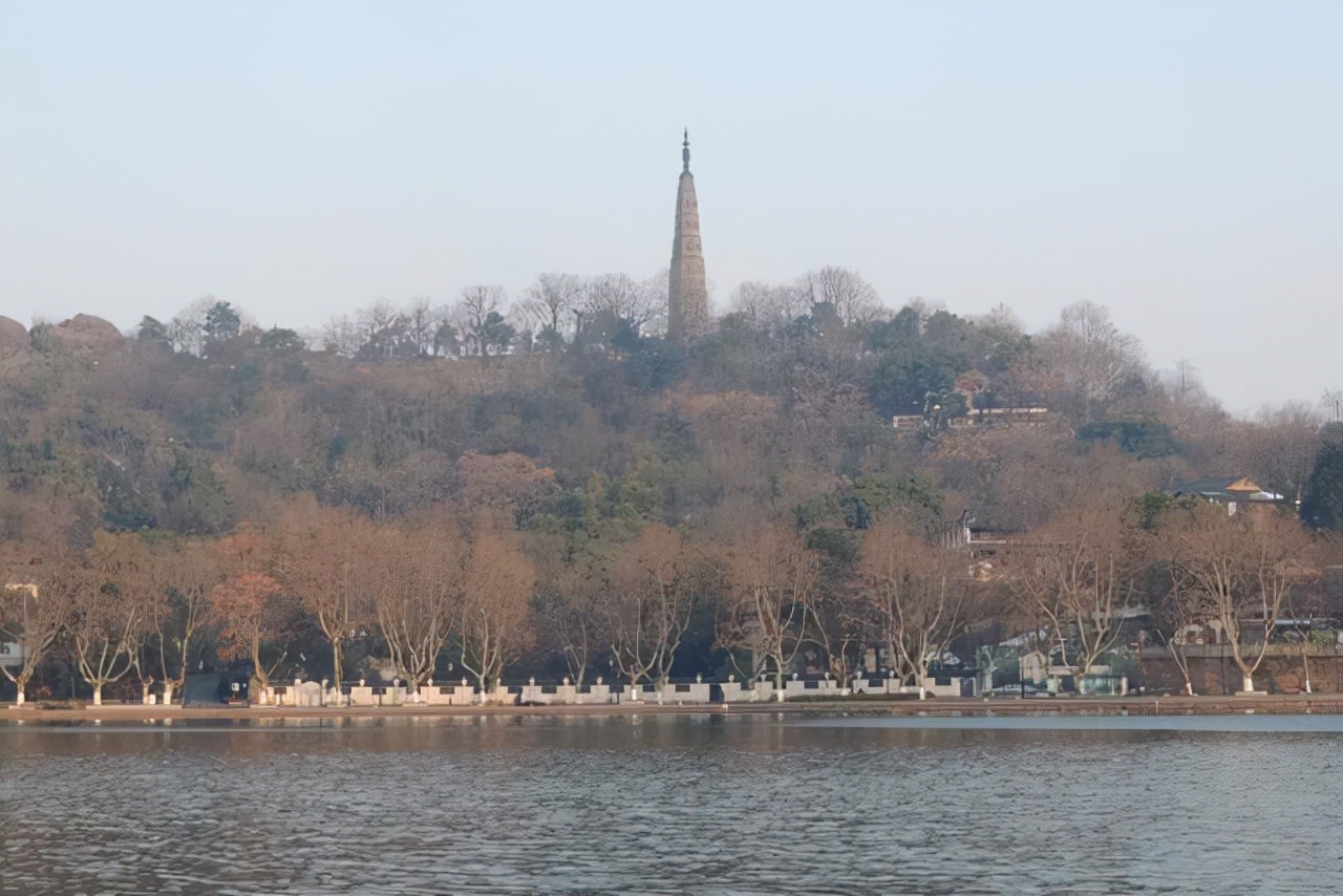 4首描写西湖的绝妙诗词，流传千百年，让人身临其境