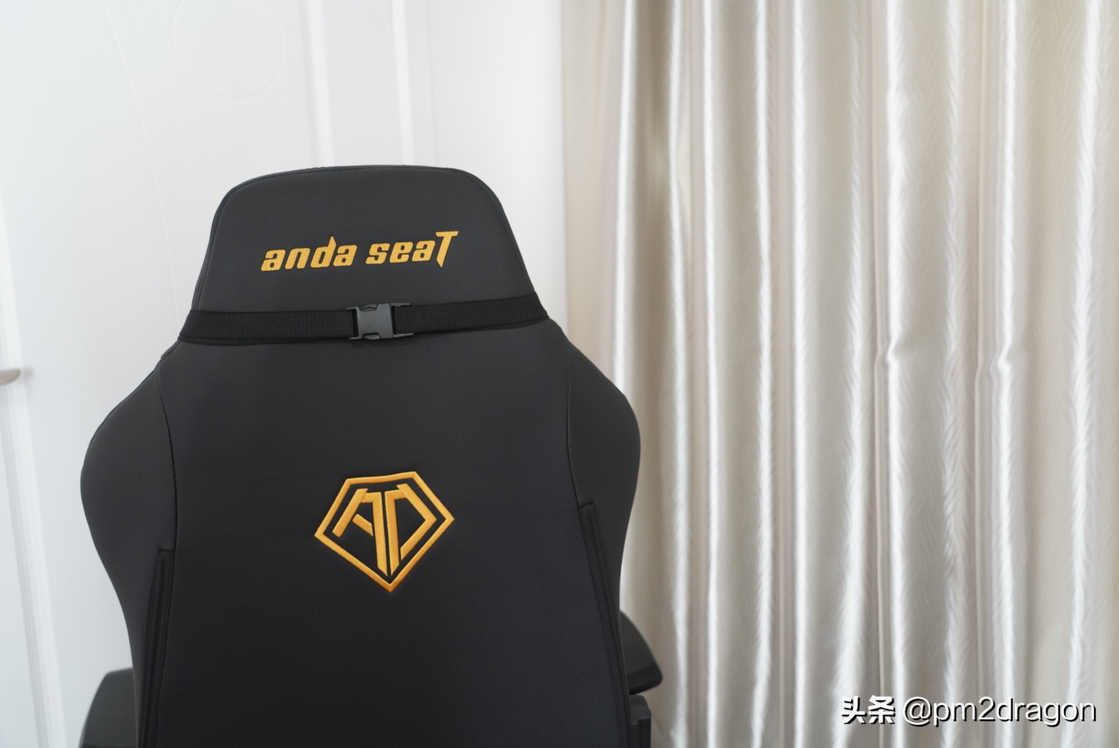 入手PUBG职业玩家同款--安德斯特未来战士升降桌+战神王座电竞椅