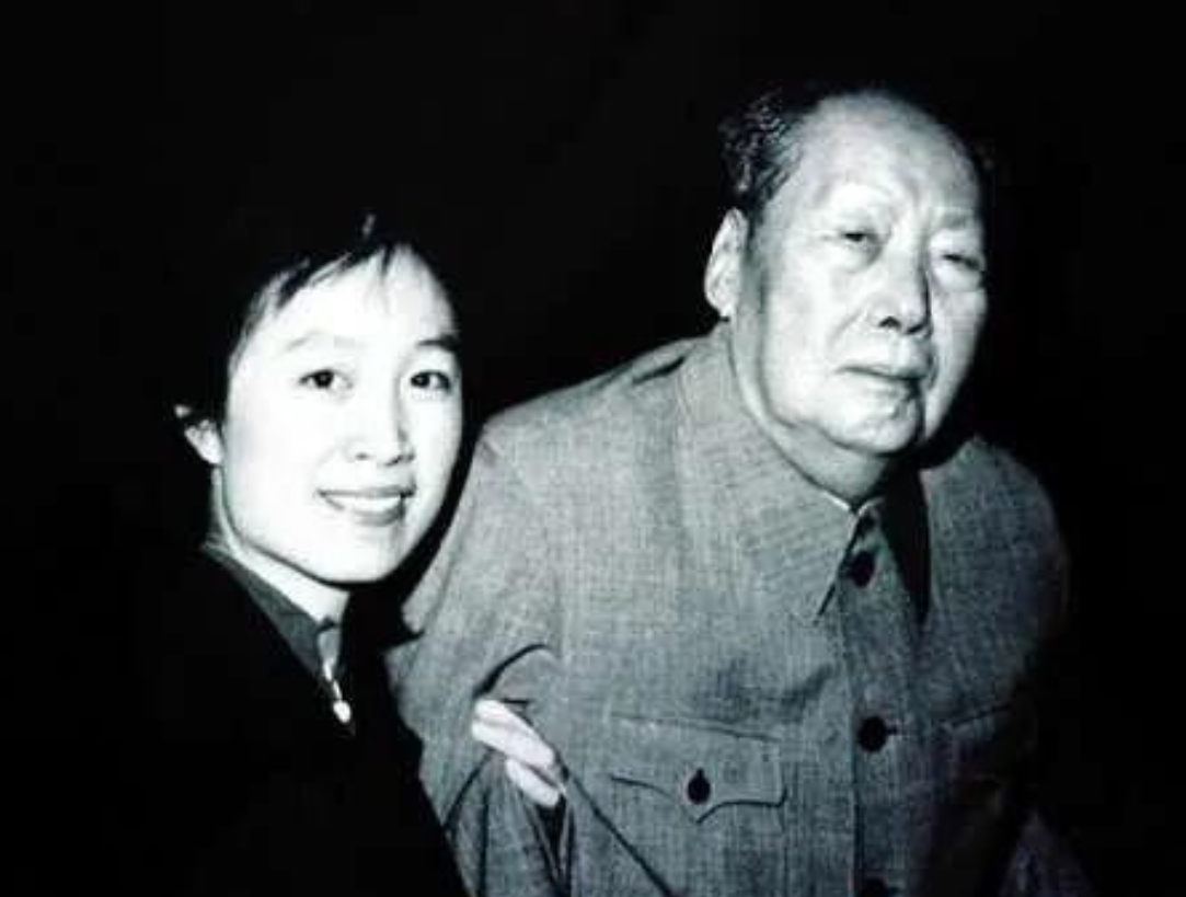 75年毛主席病重，得知李讷的工作已有着落，欣慰地点点头：可以了