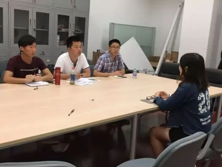 考研复试考生把导师“逗乐”，证明老师很满意？研究生学姐：天真