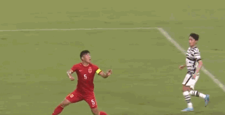 國足戰勝韓國（全場被壓制！國足0-3慘敗韓國，朱辰杰烏龍送禮，東亞杯開門黑）