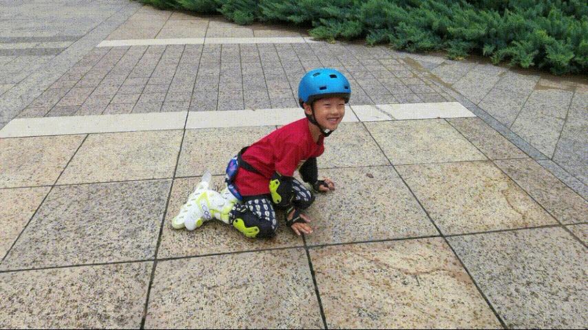 小童轮滑入门的好选择：为小宝新添置的酷骑R2小童轮滑鞋