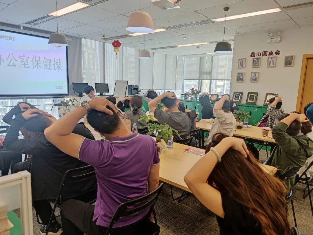 龙脊康温主任脊椎健康讲座 关爱自“脊”，刻不容缓