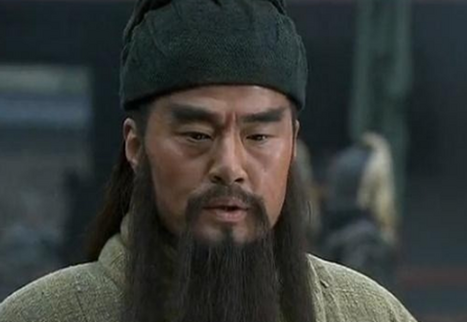 于荣光版的关羽从形象到表演都是失败的.