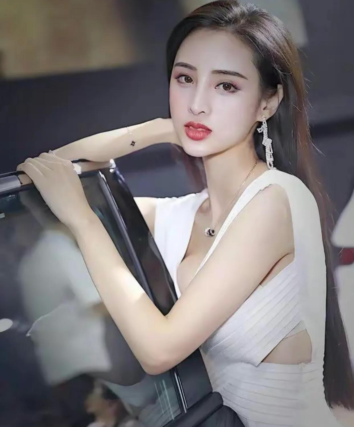 中国第一美腿车模吴春怡,一个被模特事业耽误的高材研究生