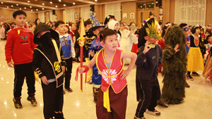 10000+饺子滚滚而来——闻励师生包饺子，话饺子，团团围坐吃饺子