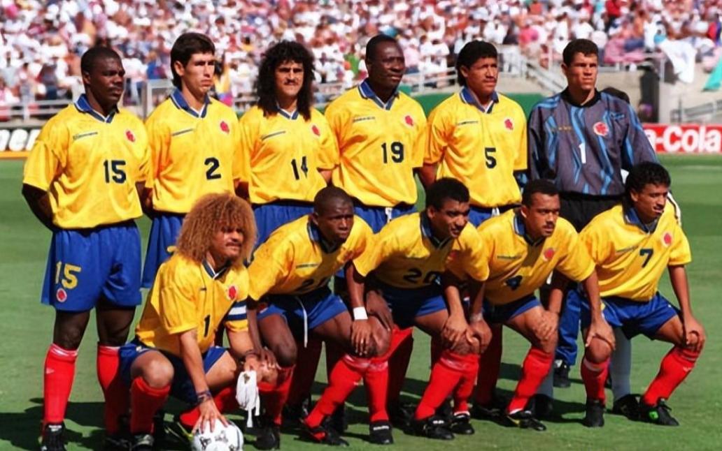 94年世界杯上，哥伦比亚球员将球踢进自家球门，回国后被乱枪打死