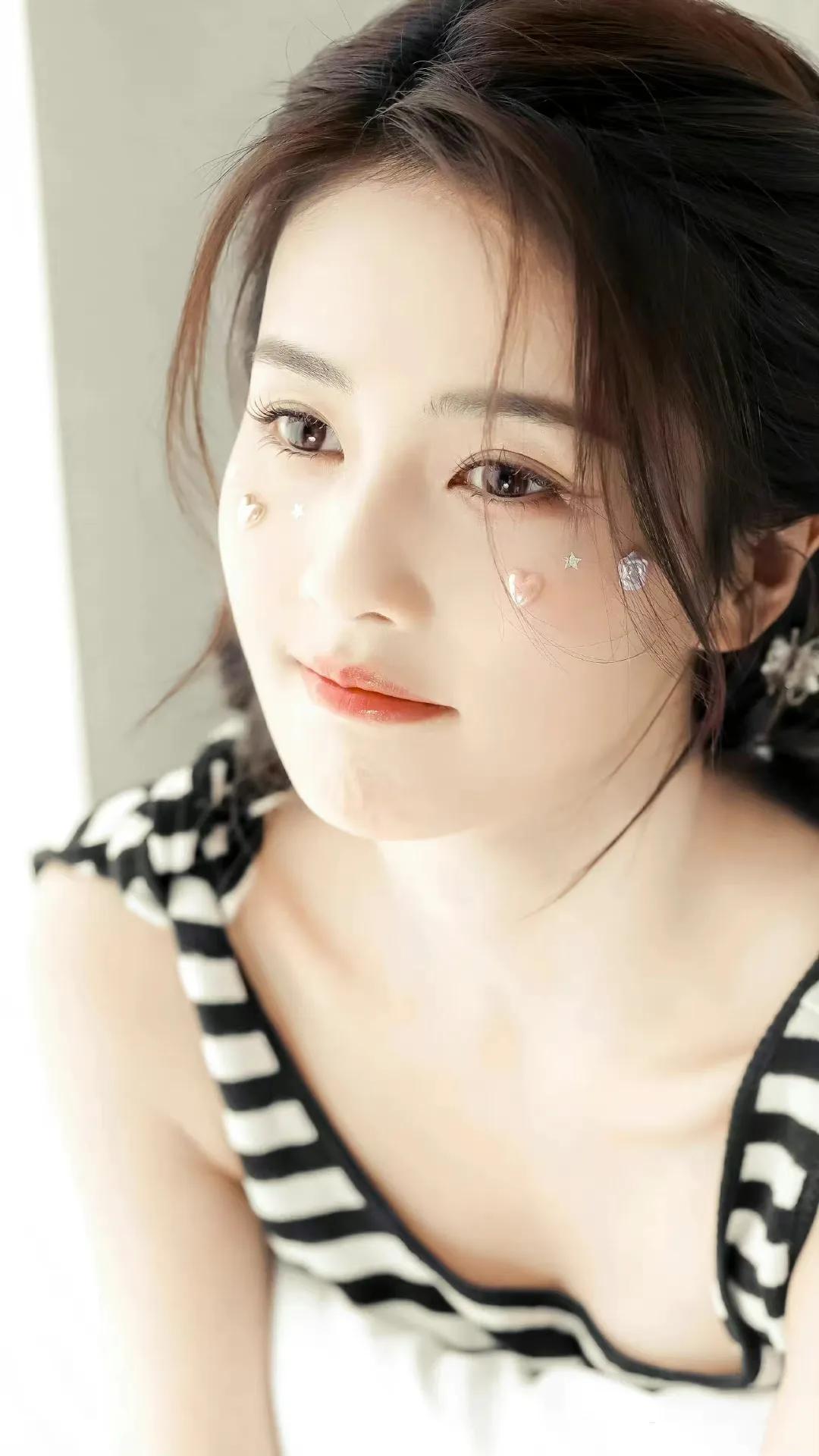 白鹿出道六周年