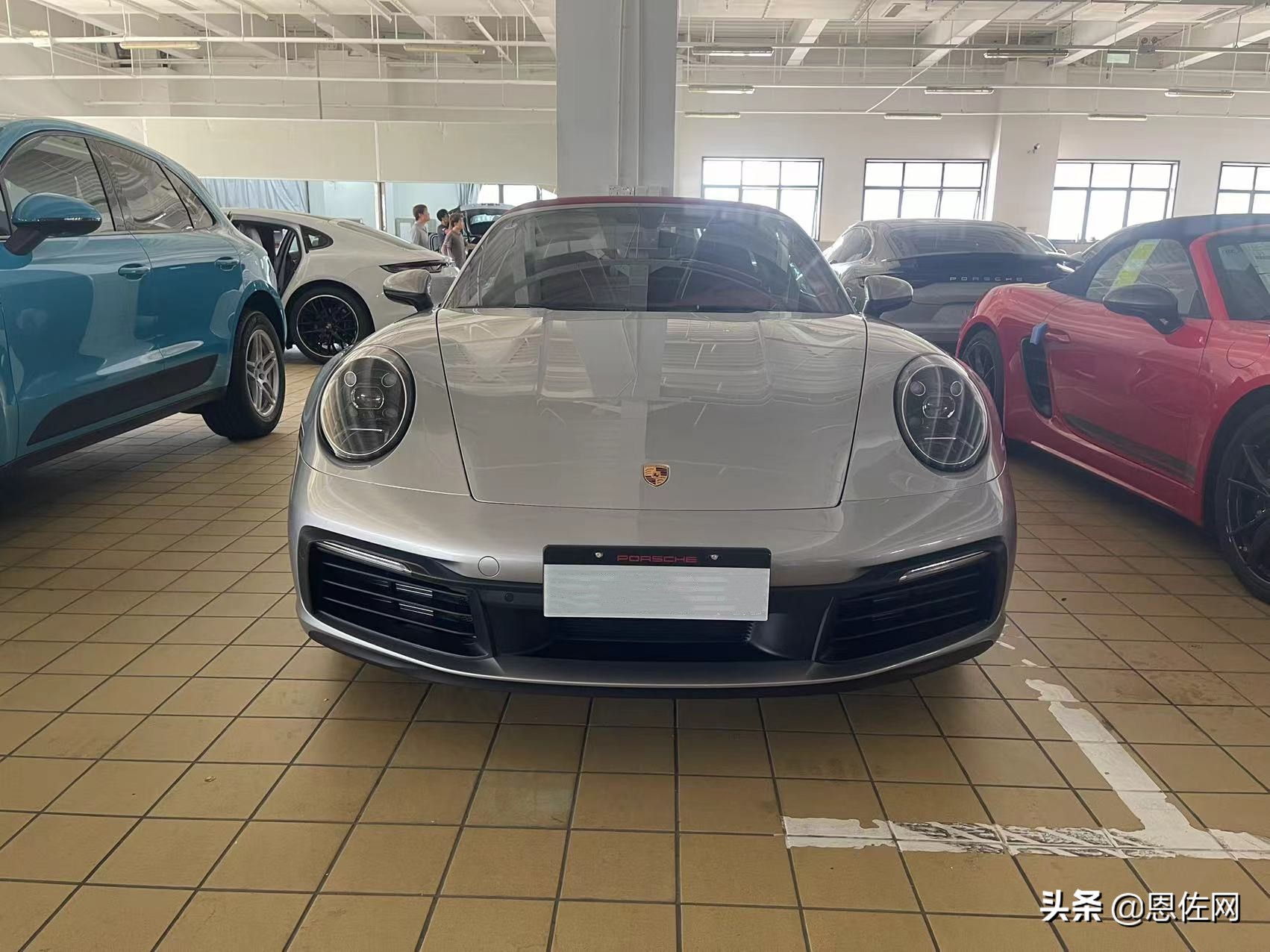 只选装6万的保时捷911见过吗？还是一台Targa，车主：捡漏了