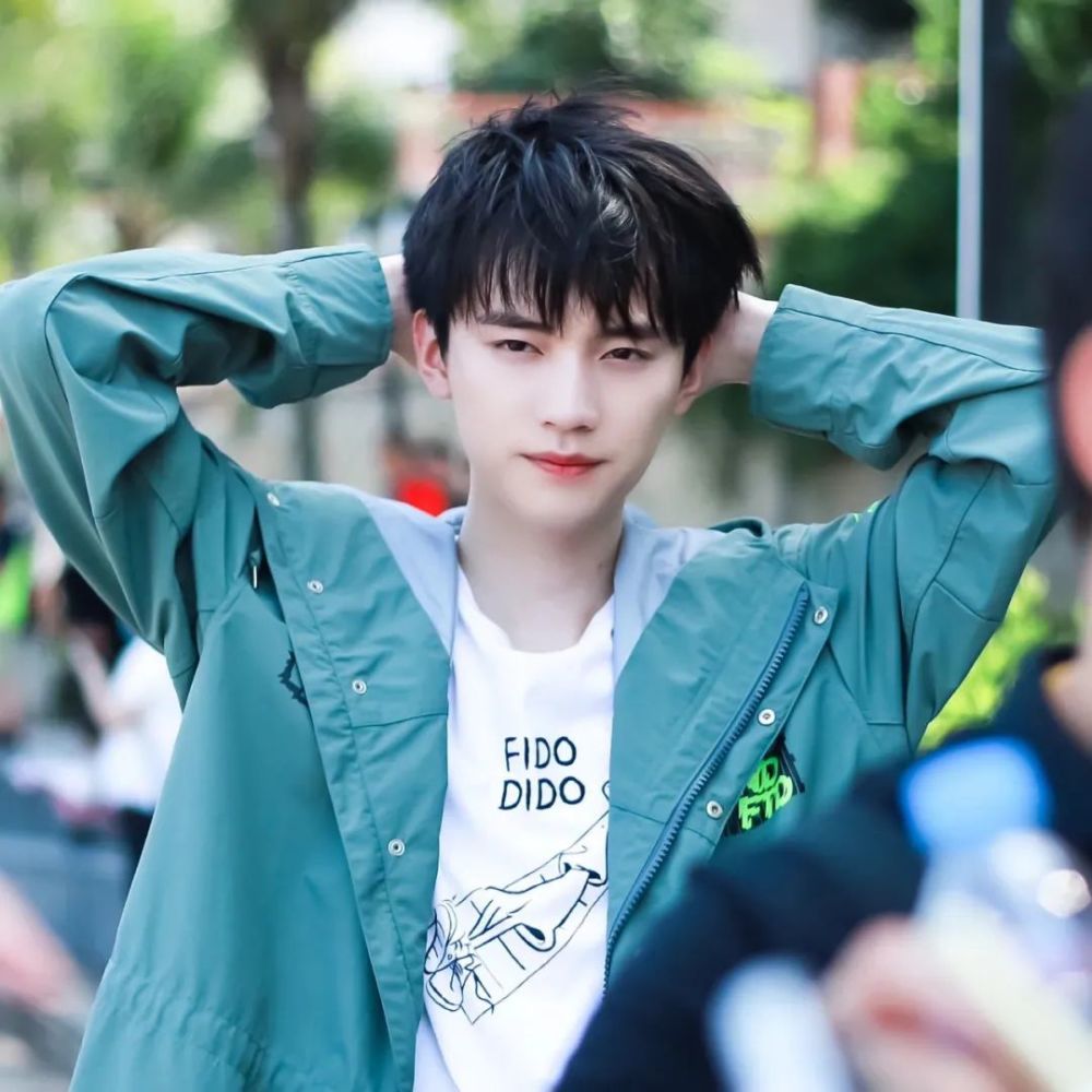 周翊然发展?肖战有新饼?李现网红恋爱?欧阳娜娜被黑?-蘑菇号